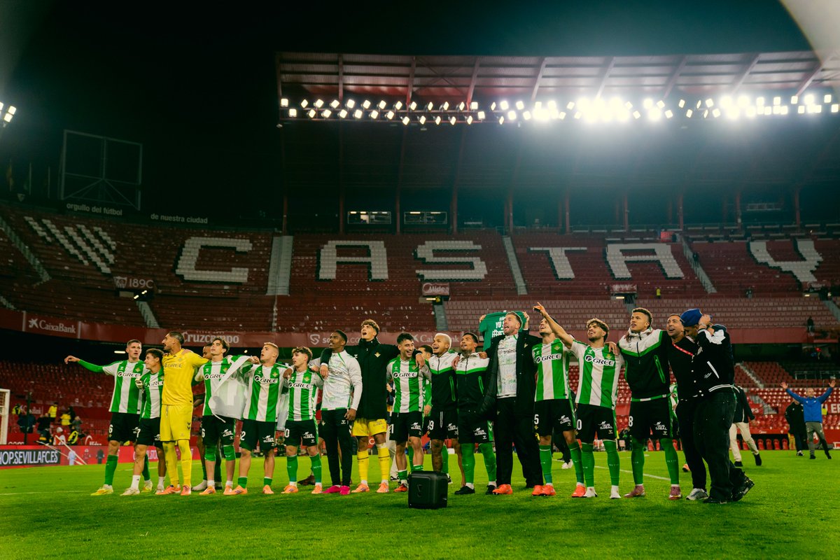 Pepelias17_'s tweet photo. 🟢 Pellegrini se quita una pesada losa de encima

👉 El Betis suma tres victorias, dos empates y ninguna derrota ante Sevilla FC, Real Madrid y FC Barcelona en el último año

👉En los primeros 27 enfrentamientos ligueros ante estos mismos equipos, desde la llegada del chileno, el Betis solo había logrado ganar uno, empató once y perdió quince

https://t.co/zvAAZ7nFdx a través de @MundoBetis_