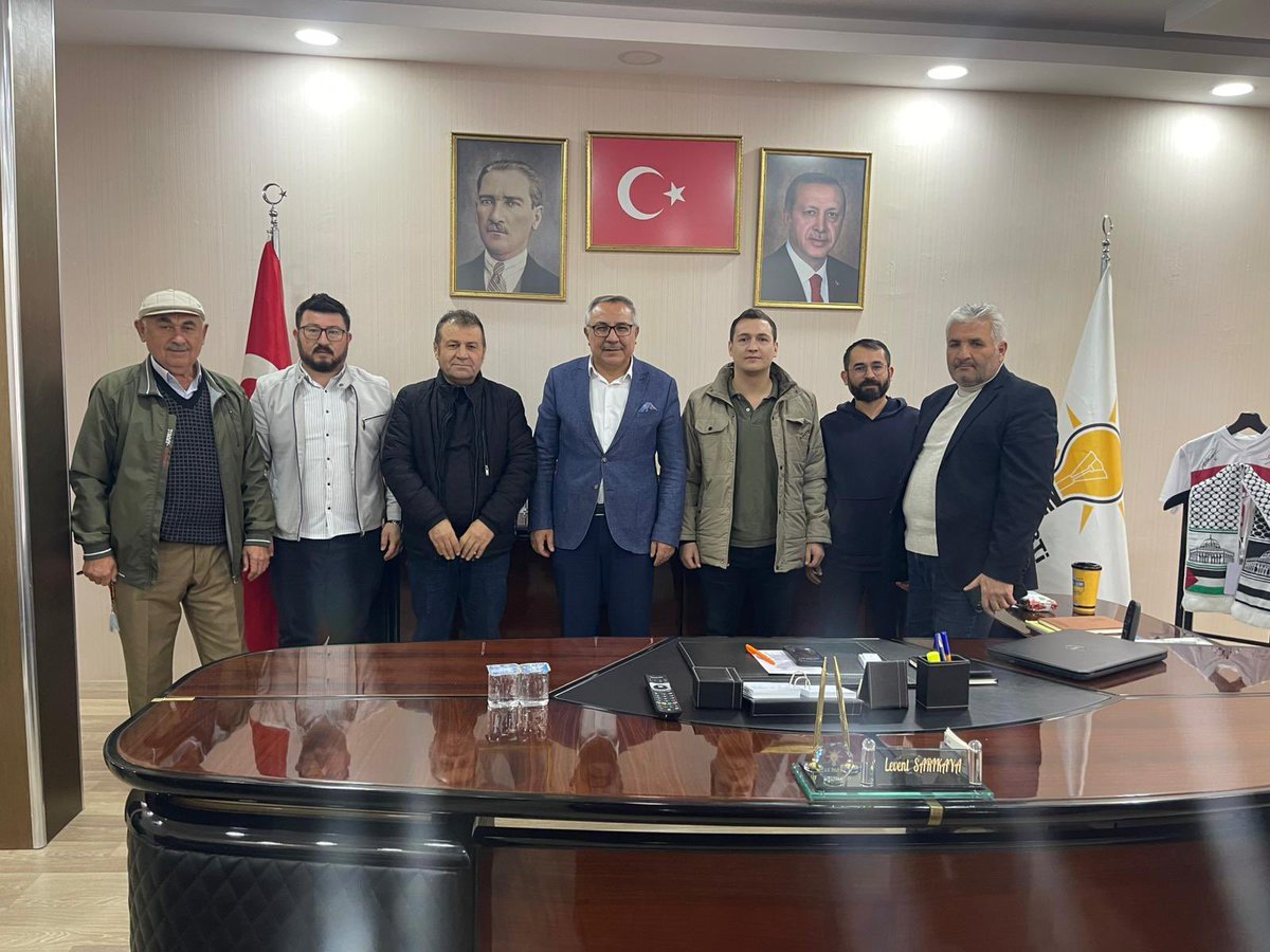 Ak_SKochisar's tweet photo. İlçe Başkanımız Sayın Levent SARIKAYA’ya İlçe Milli Eğitim Personelleri Ziyarette Bulundular https://t.co/BKhkuhrDYM