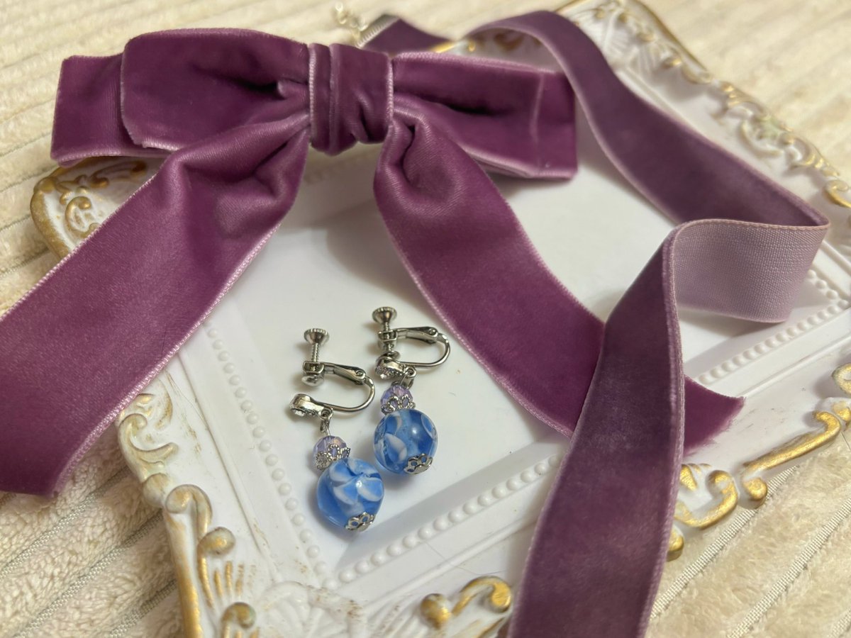 和服で鹿野イメージコーデ。
慣れない編み込みに挑戦したり、初めて着物にチョーカーを合わせてみたり。
イヤリングは鹿野の瞳をイメージしました。
どの年代の鹿野もお洒落さんで大好き🥰
#羅小黒戦記2