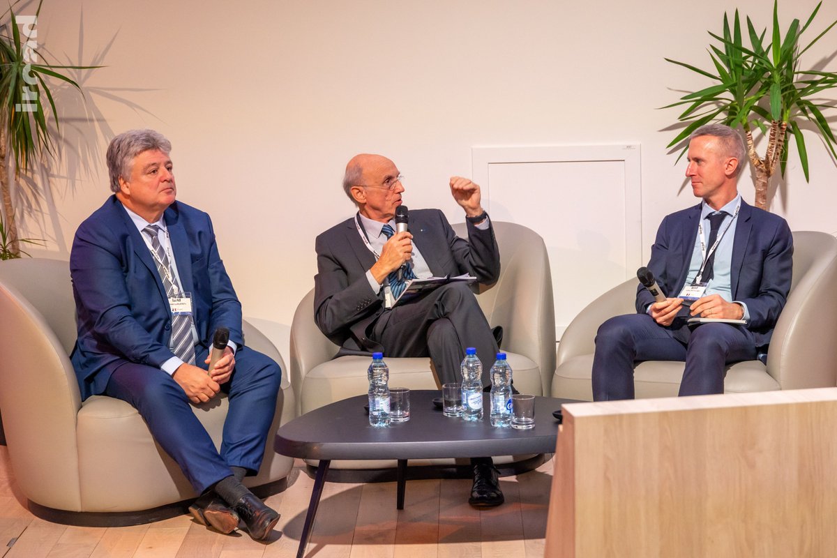 websurg's tweet image. IRCAD hosted a dynamic November of intensive surgical education, welcoming over 140 surgeons and healthcare professionals from 30+ countries.
Many thanks to everyone for another successful month of learning.

#IRCAD #surgery #education #training #innovation #laparoscopy #robotics