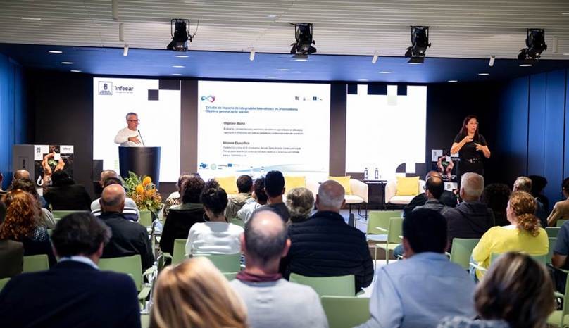 ITCCANARIAS's tweet photo. 🌱☀ Presentamos en #ExpoAgro2025 los avances del proyecto #RESMAC para impulsar la #agrivoltaica en #Canarias, mediante proyectos piloto que combinan agricultura y energía fotovoltaica para mejorar la competitividad y sostenibilidad del #SectorPrimario
🔗https://t.co/l3AplSRmmV https://t.co/ppTFgL87xp