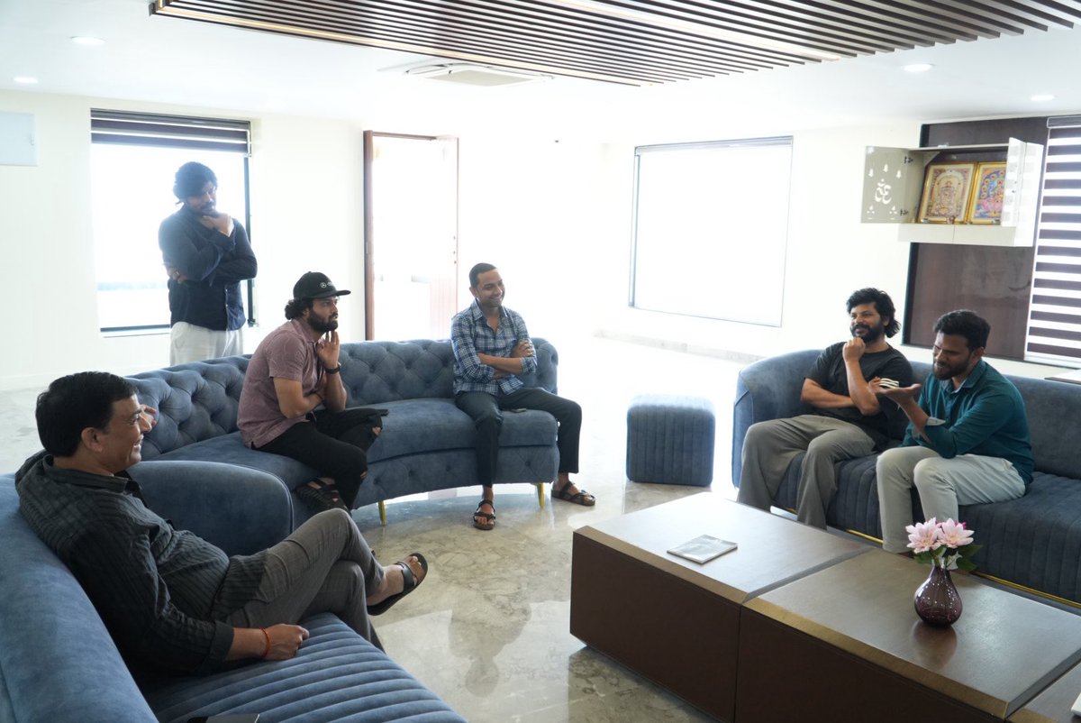 SVC_official's tweet image. Our Producers #DilRaju garu and #Shirish garu congratulated director Saailu Kampati, hero Akhil Raj Uddemari, and the #RajuWedsRambai team on their blockbuster success ❤️‍🔥