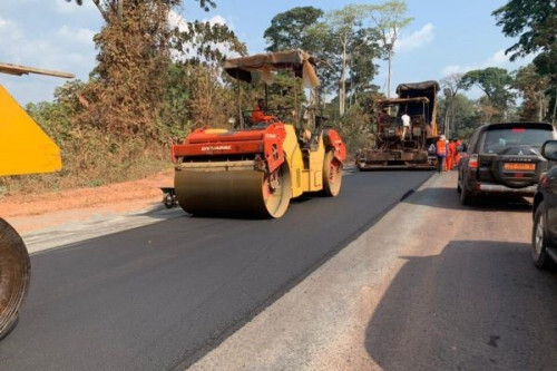 Routes : 384,95 km bitumés en 2025, près de 50 % sous l’objectif de 754,76 km investiraucameroun.com/travaux-public…