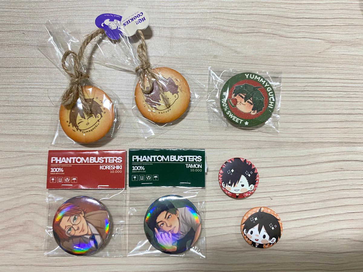 Pin cookies Kuroo dan Yama dari <a href="/sugakxxshi/">Haru</a> yang packagingnya cangggtippp syekalii trs mini buttons Kuroo dan Yama yang lucuww juga dari <a href="/fejufej/">Feju || nyit available on 🍊</a> beserta pin Yama gemas sedang mam plus Tamon &amp; Koreshiki yang ganteng abiezzz dari <a href="/sedboiulung/">サカ</a>