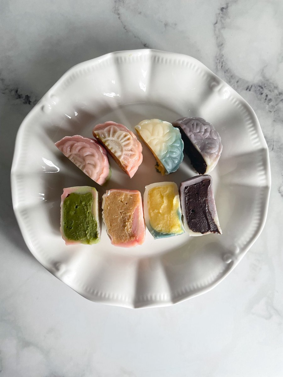 eclairshu's tweet image. F25, single, making whatever the hell i want to eat