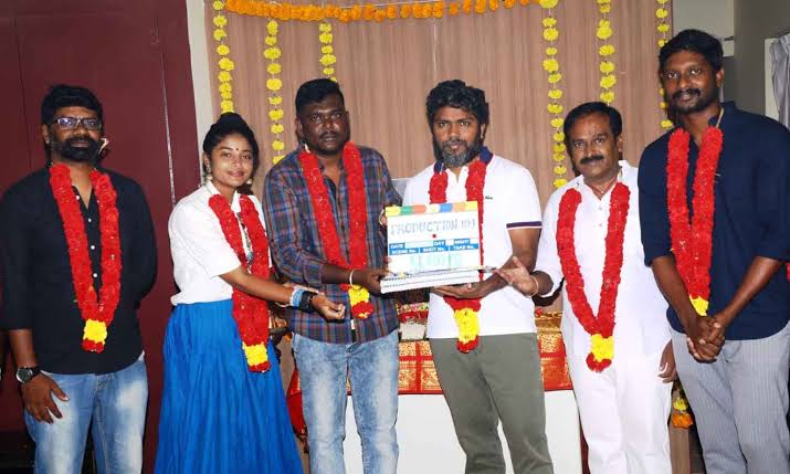 Surendar__T's tweet image. எப்ப பார்த்தாலும் மூத்திர சந்து உள்ளயே வாழாதீங்க டா 😂 எவ்வளோ தான் படிக்க வச்சாலும் அந்த வேலைக்கு தான் போறானுங்க 🤦🏻2000 வருஷமா உங்க கும்பலயே  உமிழ்ந்துட்டு தான் இருக்காங்க 😂 முழு கதையையும் கேட்டு நடிச்ச அப்புறம் மாத்தி சொல்ல முடியுமா? 😂 எல்லாம் இந்த நீல Domex  @beemji கும்பல்…