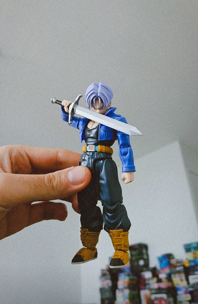 Le garçon qui vient du futur.
#DragonBall #DBZ