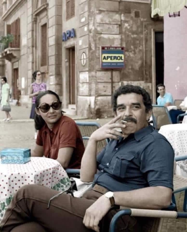 tonymaster01's tweet image. Mkewe aliuza mashine yake ya kukaushia nywele(dryer) ili kutuma muswada wake kwa posta, kisha akashuhudia ukishinda Tuzo ya Nobel.

Gabriel García Márquez alikuwa na umri wa miaka 13 alipomwona Mercedes Barcha kwenye dansi ya shule nchini Colombia. Alikuwa mzuri, mwenye…