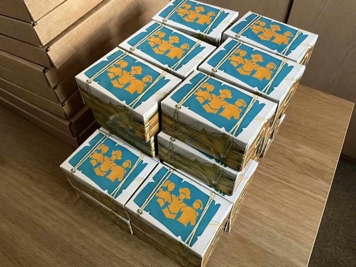 Another sneak peek of some items coming to our VIP bags! How awesome do these look?

#SoTFestV #SeaofThieves