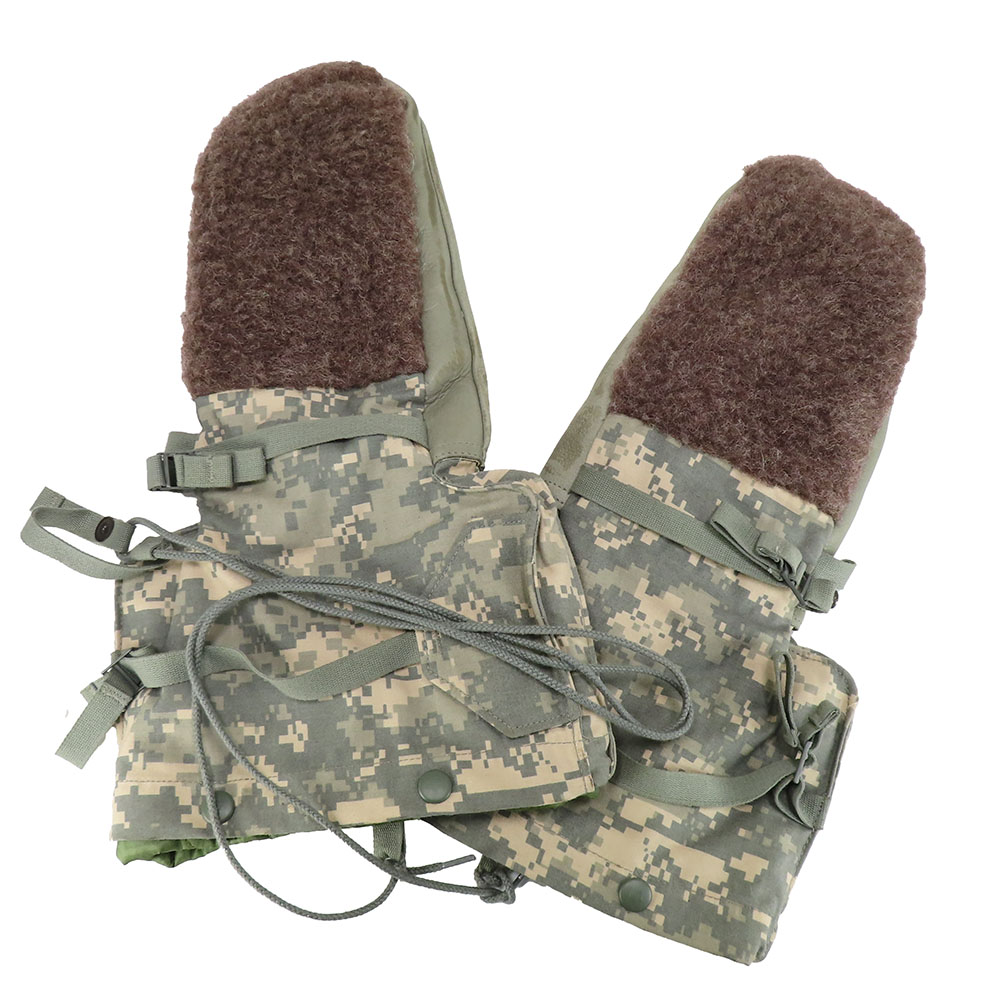 若干数ですが旧型のARMY PTジャケットを掲載しました その他、UCP(ACU