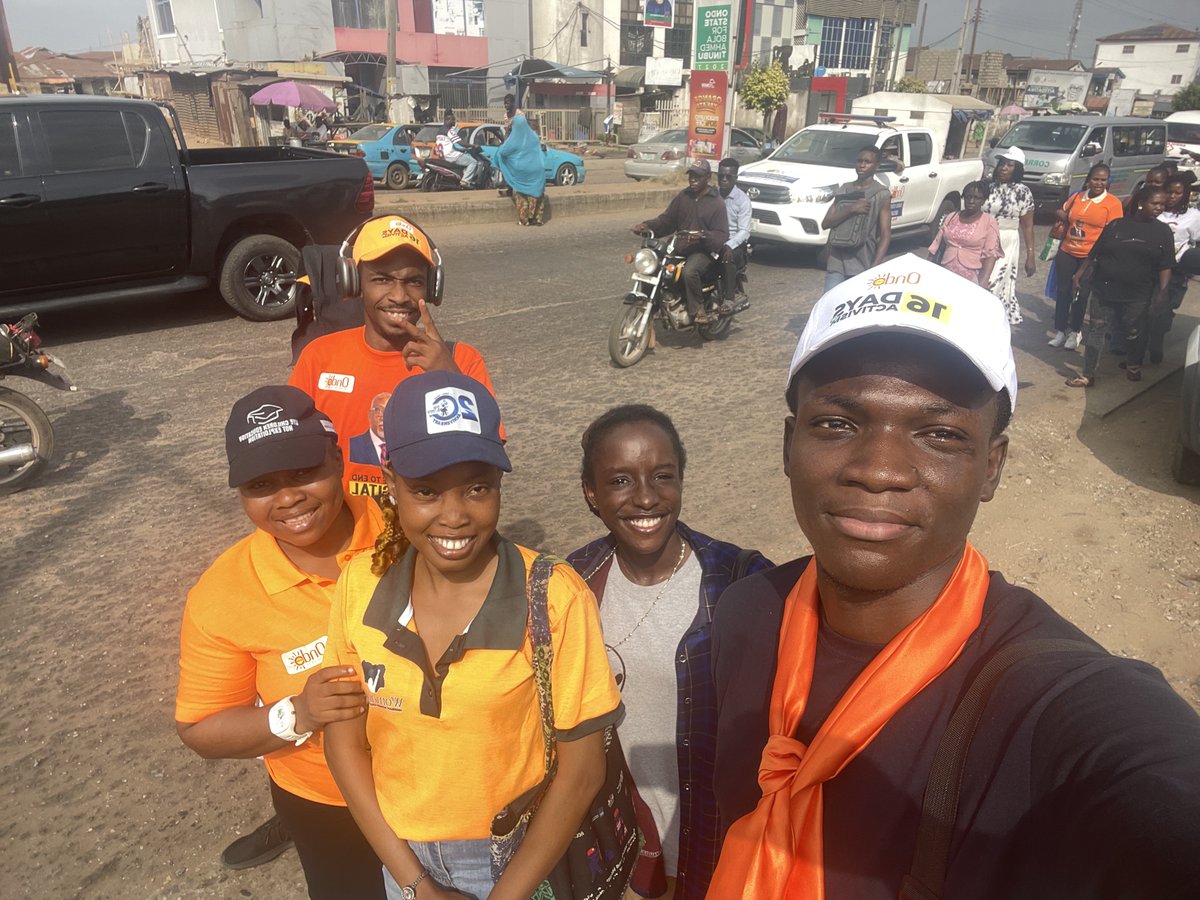 Kidsandteensngo's tweet photo. The Ondo State Ministry Of Women Affairs And Social Development led a community walk in commemoration of the #16DaysOfActivism to create awareness, unitive voices and to say no to digital violence against women and girls. 🧡🤍
#16DaysOfActivism
#WalkForChange https://t.co/rY1MDva8SH