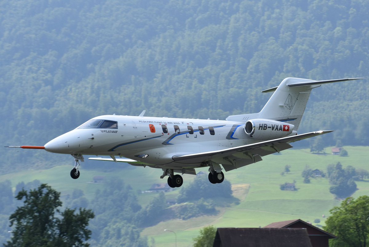 confuanto's tweet photo. 🔵 Pilatus en España 🇨🇭🇪🇸

Pilatus ha abierto una factoría en Sevilla. Como se puede ver y leer, incluirá la fabricación de fuselajes del jet PC-24, que se ha postulado en varias ocasiones como opción para algunas unidades de las FFAA.

📸 Wikimedia https://t.co/ATFGe59nwy