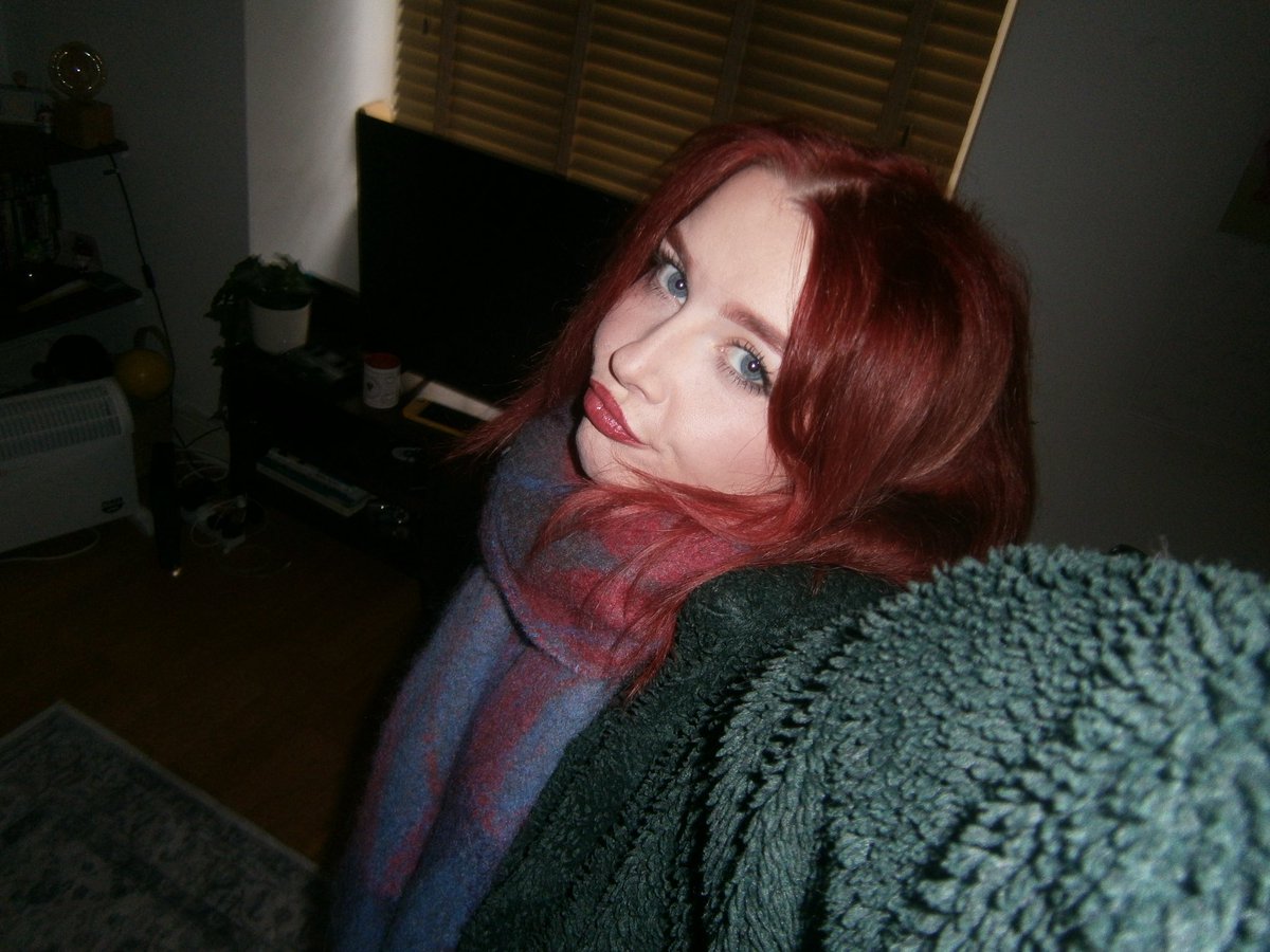 leon kennedy’s gf tweet media