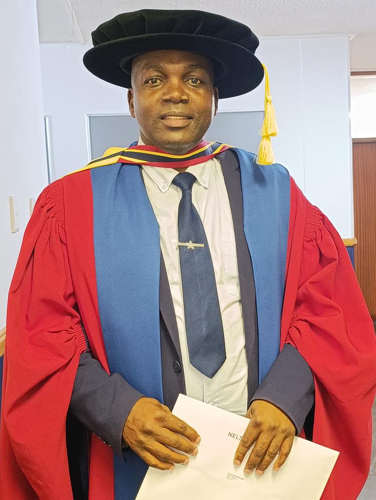 Dr Mpho Tsedu, PhD tweet media