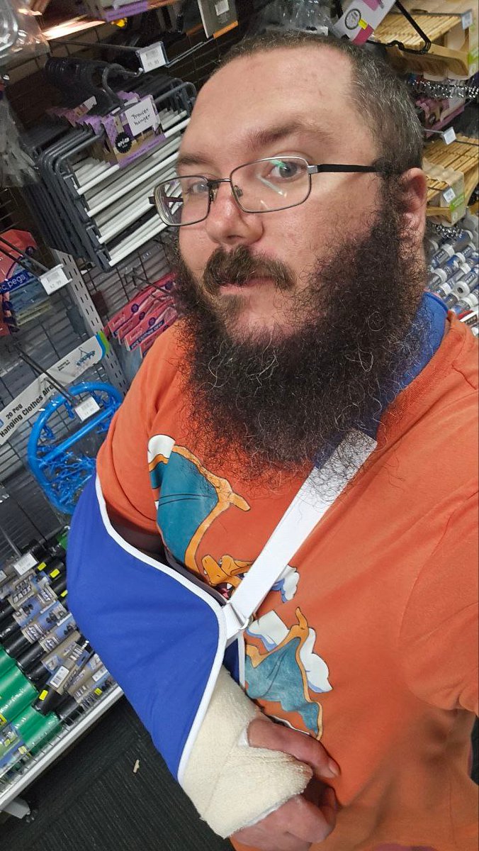 Pup Krystallos tweet media