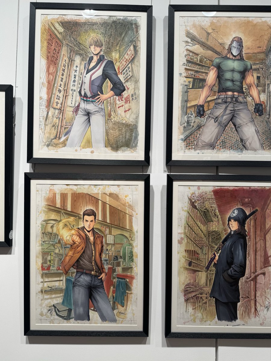 센트럴에서 구룡성채 원작 만화가분의 원화 전시회가 열린다고 해서 들러봤는데 영화 배경을 오마주해 원작의 캐릭터들이 그려져 있던 새 작품들이 인상깊었다 🎬 만화 페이지를 수작업으로 크게 그리신 캔버스를 보니 세밀한 선들이 참 정교하다고 느꼈다. 전시회는 내년 1월 10일까지!