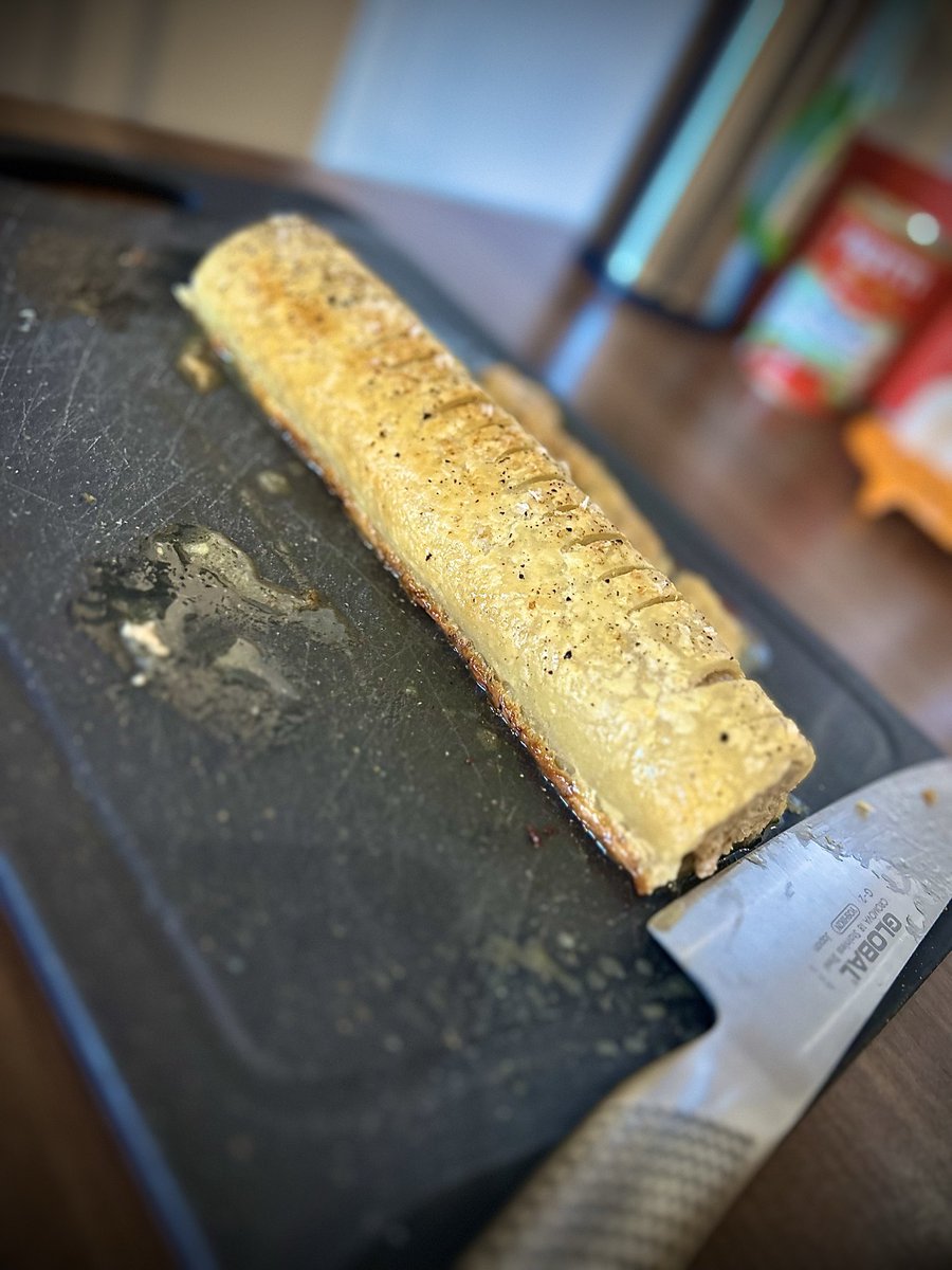 DPhil1981's tweet image. Homemade… blue cheese sausage roll 🤤
