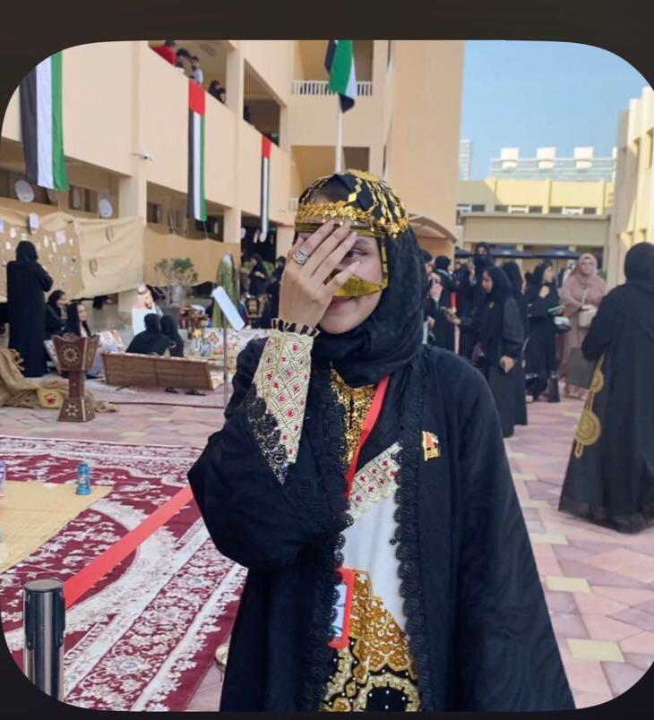 يـعَـلَّ دَارَه يــوَدُّ سِـكَابٍ هَمِــيـل
يَــرْوِي الْقِــيـعَانَ وَيَفُــوحُ الزَّهَـر ❤️🇦🇪 
يعل فال الخير لبلادي يدوم،وطاب فالك دارنا بالخير طاب ❤️🇦🇪. 
2/ديسمبر
كل عام و حبيبتي الإمارات بألف خير 🇦🇪❤️
#عيد_الاتحاد_54 
#اليوم_الوطني_الاماراتي_54