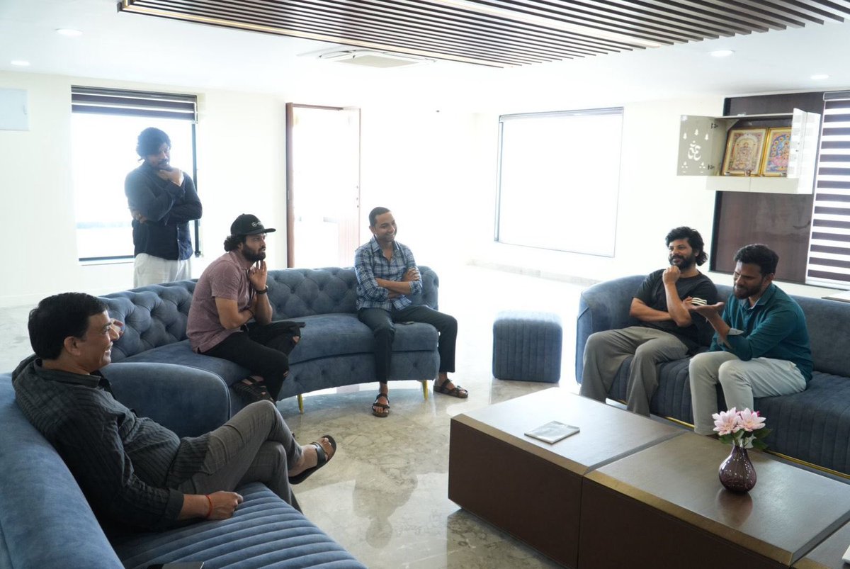 ProSreenuSuresh's tweet image. Ace Producers #DilRaju garu and #Shirish garu congratulated director #SaailuKampaati and the #RajuWedsRambai team on their blockbuster success ❤️‍🔥