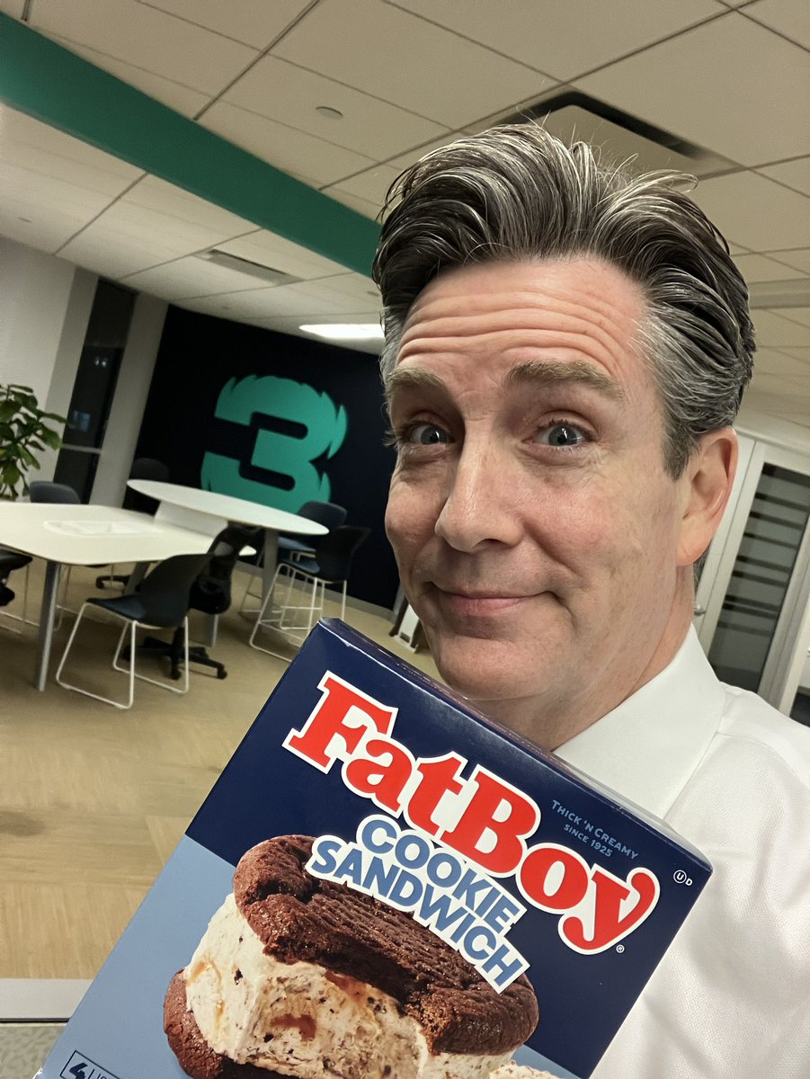 JimDonovanNews's tweet photo. It’s #IceCreamTuesday in the newsroom. This morning I brought in @fatboyicecream sandwiches. #4AMSnack https://t.co/eYYQZvxOri