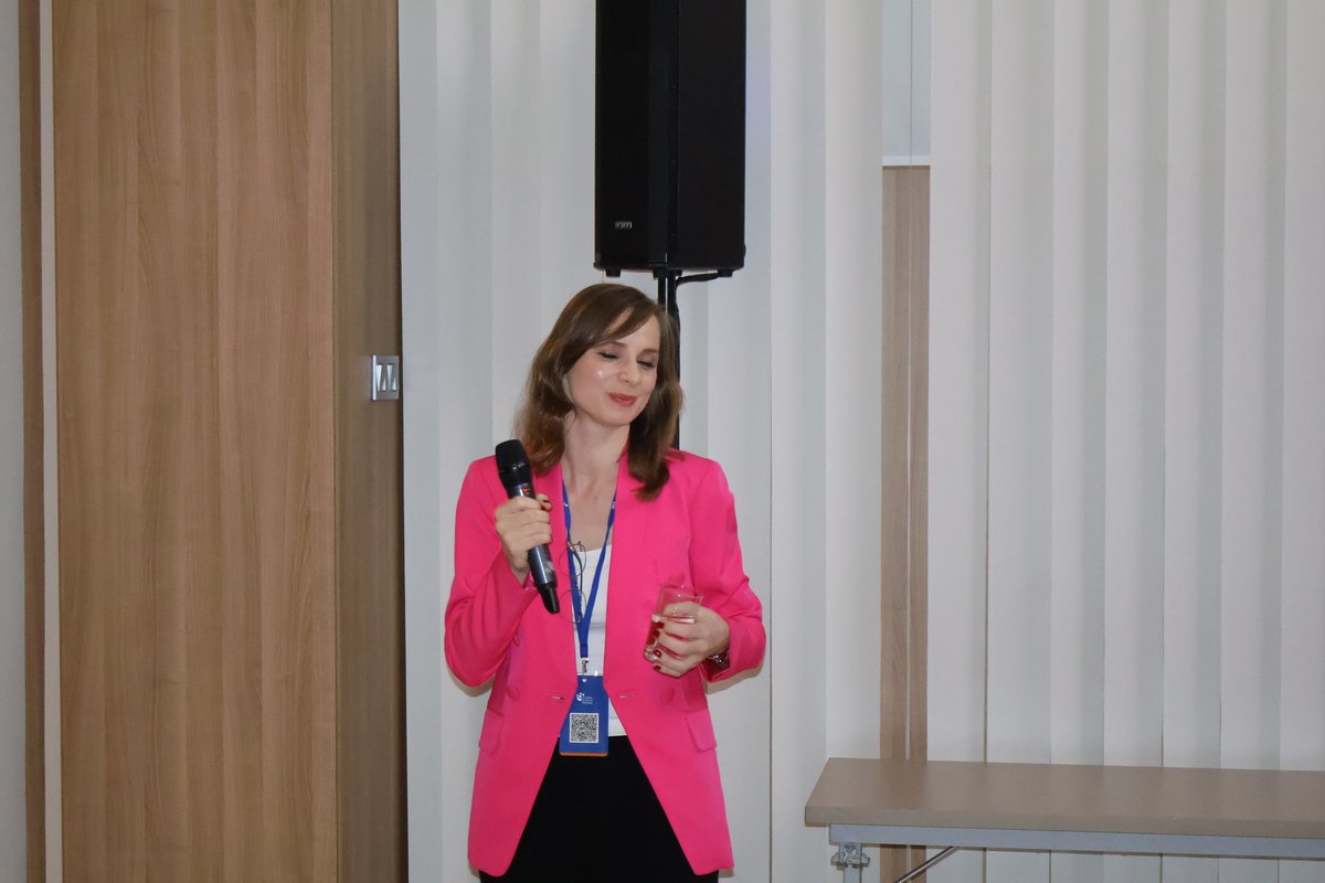 ESP_Pathology's tweet image. We are almost at the end of the #EScoP course for Lung &amp;amp; Thymic #pathology!

As is our EScoP course tradition, we offer the opportunity to participants to share their own cases!
Our courses are a prime opportunity for interactive learning, and constructive discussions!

#PathX