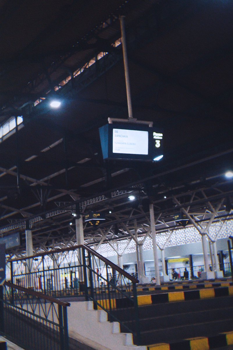 simeliaaaa's tweet image. bye jogja🥺👋🏻