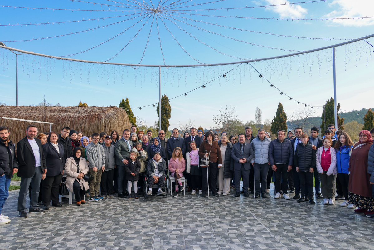 📌 Valimiz Sayın Faik Oktay Sözer, 3 Aralık Dünya Engelliler Günü dolayısıyla düzenlenen kahvaltı programında engelli vatandaşlarımızla bir araya geldi.

💙 Program kapsamında engelli bireylerle sohbet eden Valimiz Sayın Sözer, onların talep ve beklentilerini dinledi; her zaman