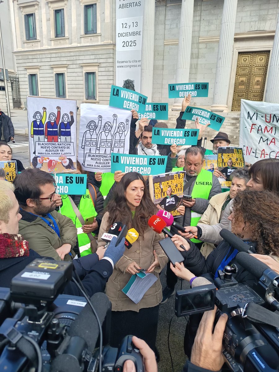 Medidas urgentes en vivienda ya! Real Decreto-ley que decrete la emergencia habitacional 

- Suspensión de desahucios de manera estructural
- Prórroga de los contratos

#StopDesahucios
#NiUnDesahucioMas