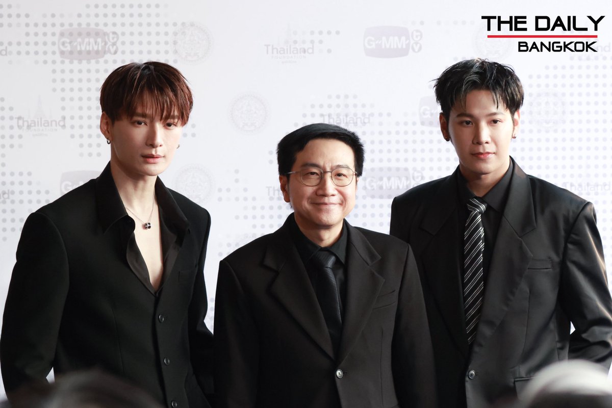 昔のGMMノート　サイン沢山　taynew kristsingto等 KristSingto Japan FC🇯🇵 (@KristSingto_JFC) / Posts / X