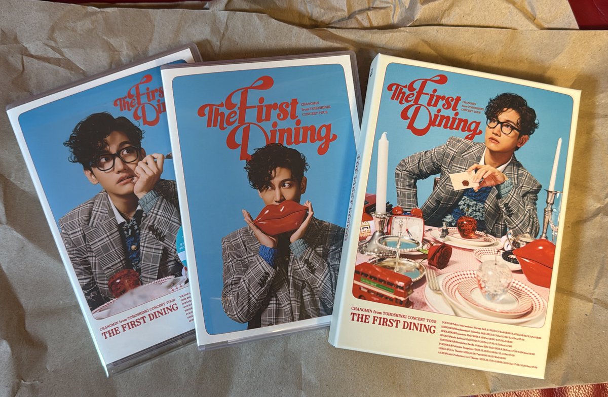 届いてた🥳限定版の中と外 通常版とお写真が全部違う〜ポストカードも