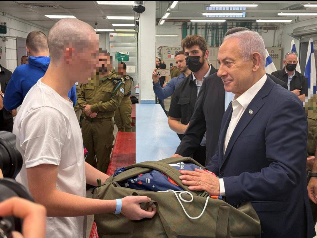 איזה יופי שבאת להתגייס, בדיוק סגרתי עם החרדים שהם לא צריכים.