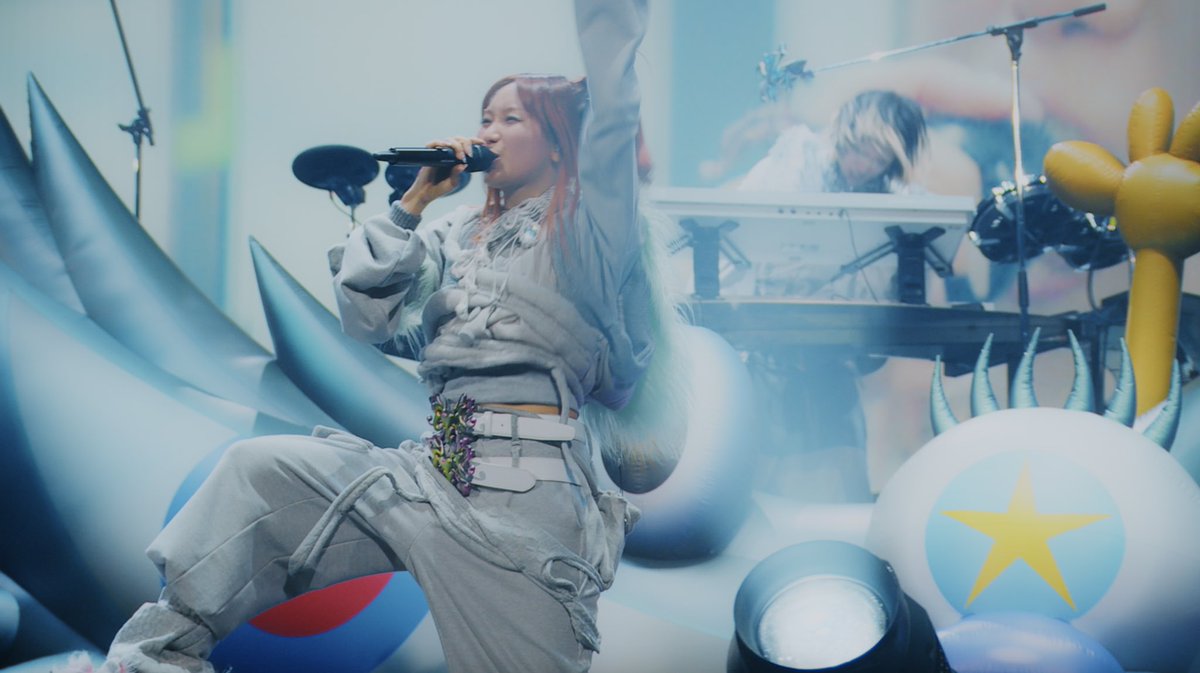 ／
先日11月24日(月・振休)に出演した RADWIMPS主催ライブ『RADWIMPS 20th ANNIVERSARY LIVE TOUR』 より、「会心の一撃」ライブ映像を公開！
🎞️: youtu.be/ayuIpotBXNk
＼
メジャーデビュー20周年を祝して、最大限の愛とリスペクトを込めたライブ映像。是非ご視聴ください。
#RADWIMPS20th_TOUR