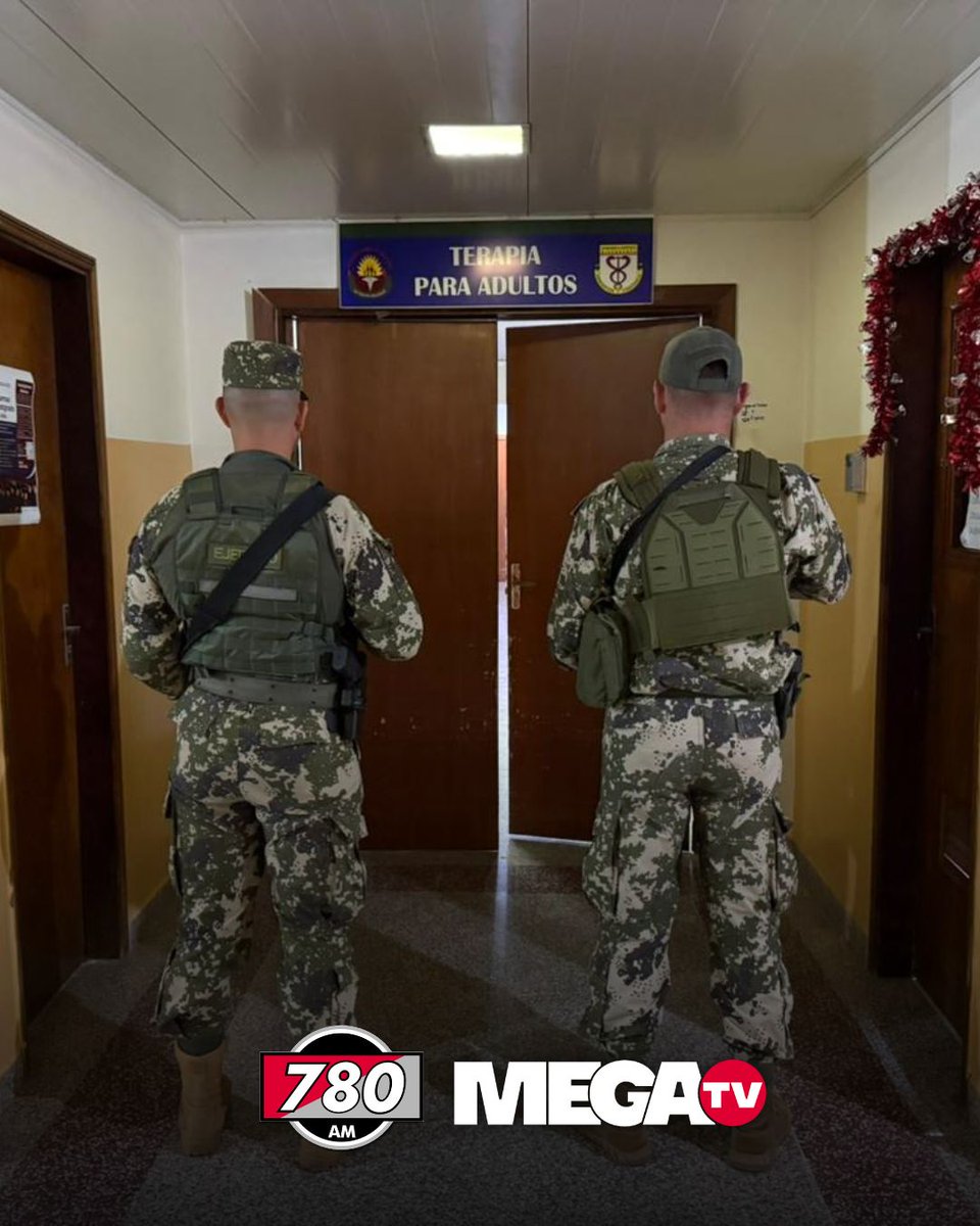 780AM's tweet image. HOSPITAL MILITAR REFORZÓ LA SEGURIDAD ANTE EL TRASLADO DE URGENCIA DE LA ESPOSA DE MARSET |

📍 La pareja del narco uruguayo prófugo, Sebastián Marset, Gianina García Troche, fue internada en el hospital, aparentemente por una &quot;crisis emocional&quot; y convulsiones. La mujer será…