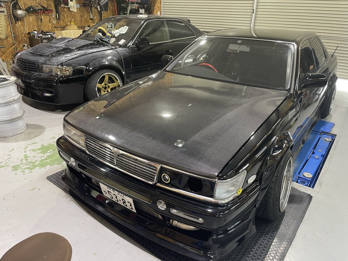 supermade_com's tweet image. 12月6日土曜日のみ、富士スピードウェイ行きます！デモカーの予定が合わずC33ローレルです。フェンダーを交換して展示します。エアロ等の特価販売、新作グッズ販売します！
現地で車高短した方がいいかなー。

#超日産博