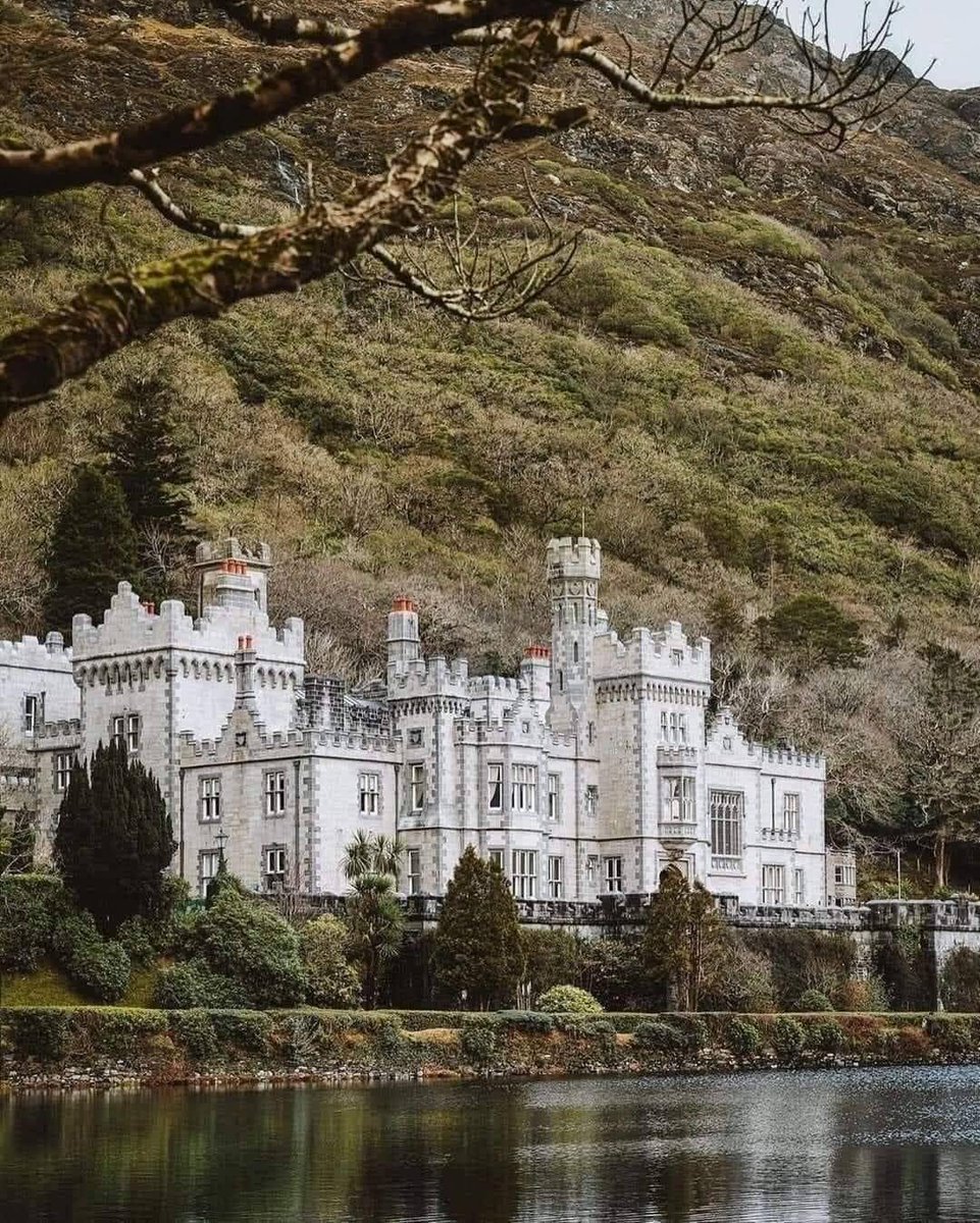 BiancoDavinci's tweet image. Kylemore Abbey, Ireland, 19th century.