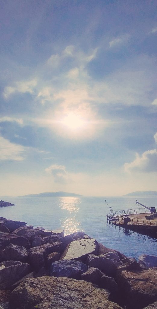 Susmak, cümlelerin istirahat halidir oğlumm....🍂☕