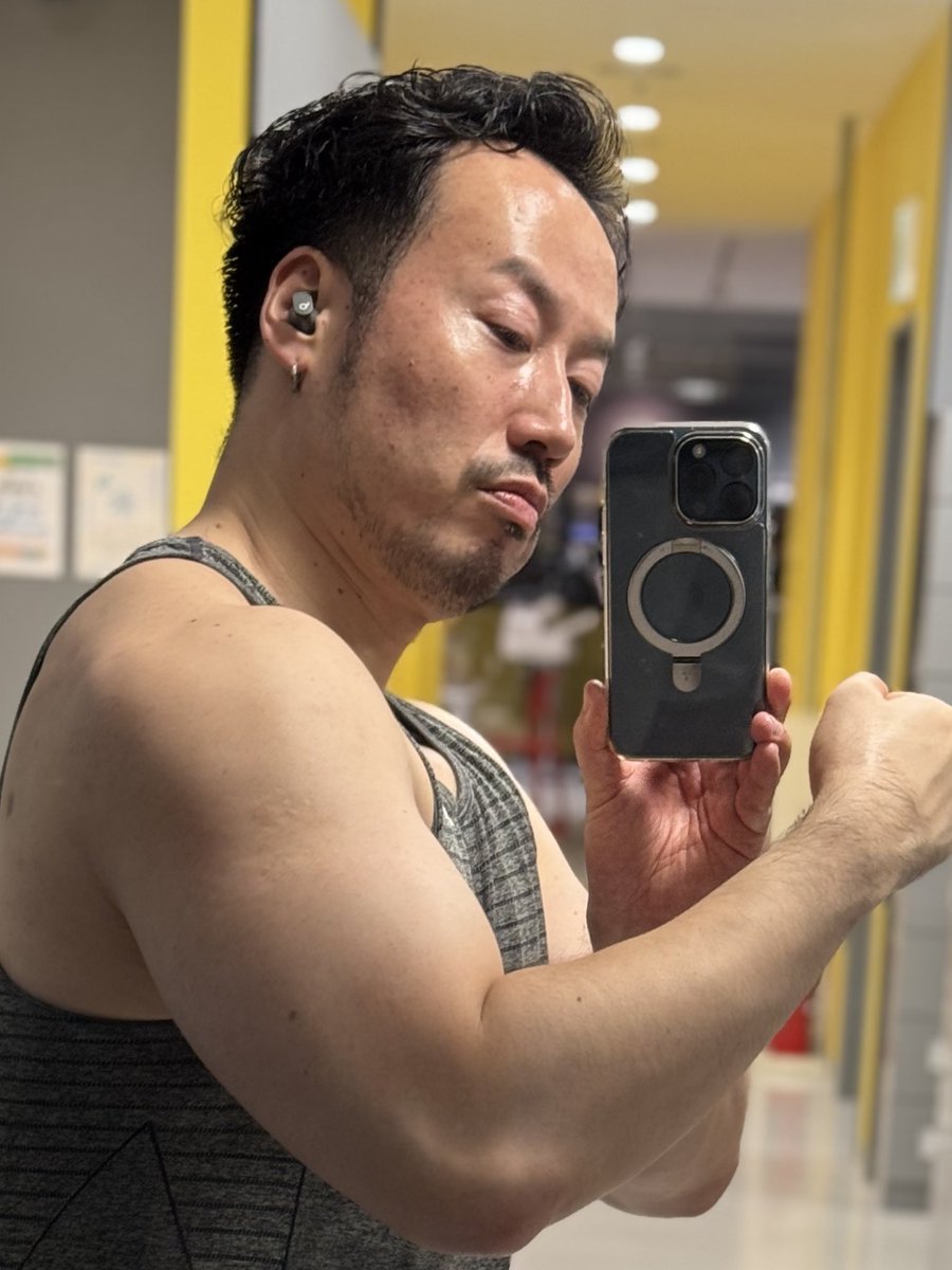 本日は腕💪
絶賛重量アップキャンペーンやってたらめっちゃ疲れた笑