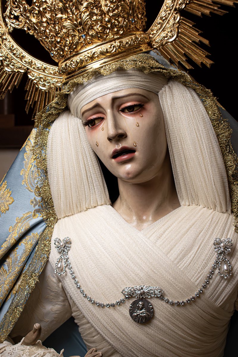💐María, Virgen del Adviento,
esperanza nuestra,
de Jesús la aurora,
del cielo la puerta.

Eres, Virgen Madre,
la de gracia llena,
del Señor la esclava,
del mundo la reina.

Mediadora nuestra, con Ella comienza el #Adviento en nuestra parroquia.

📸 <a href="/AJRFotos1/">Adrián Jiménez de los Reyes</a> 

#CofradiasMLG