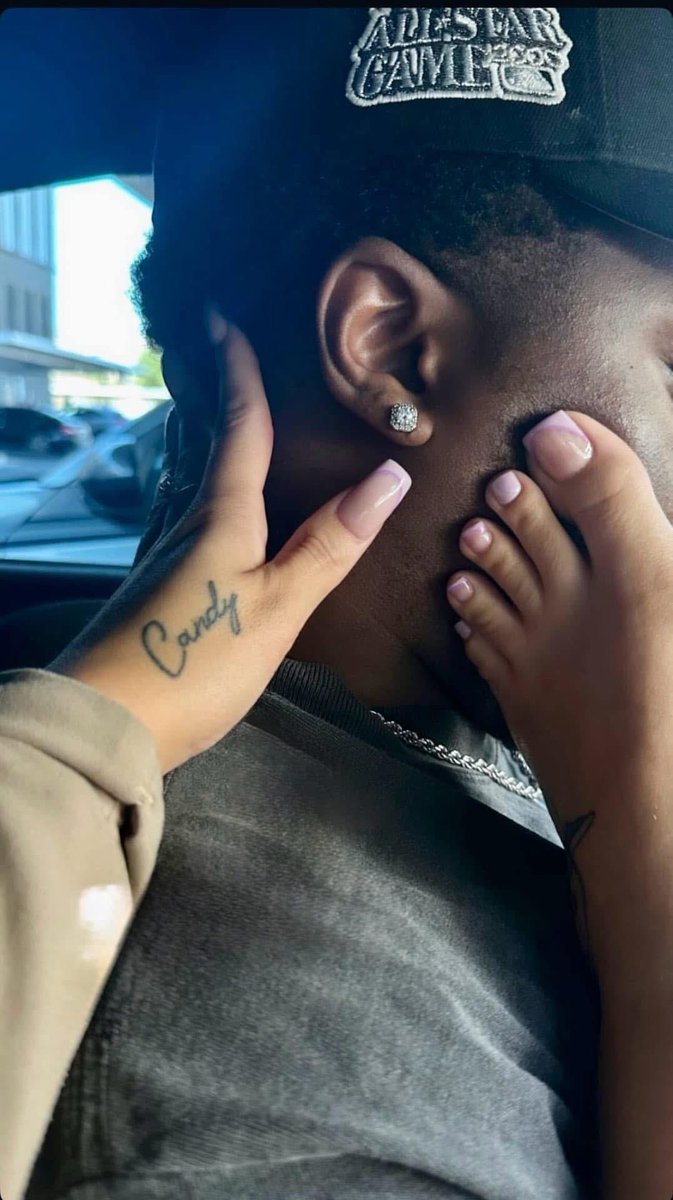 UElroy88's tweet photo. Where she at tho??? 😩😩😩😩😩 https://t.co/3tMPT5Jvul