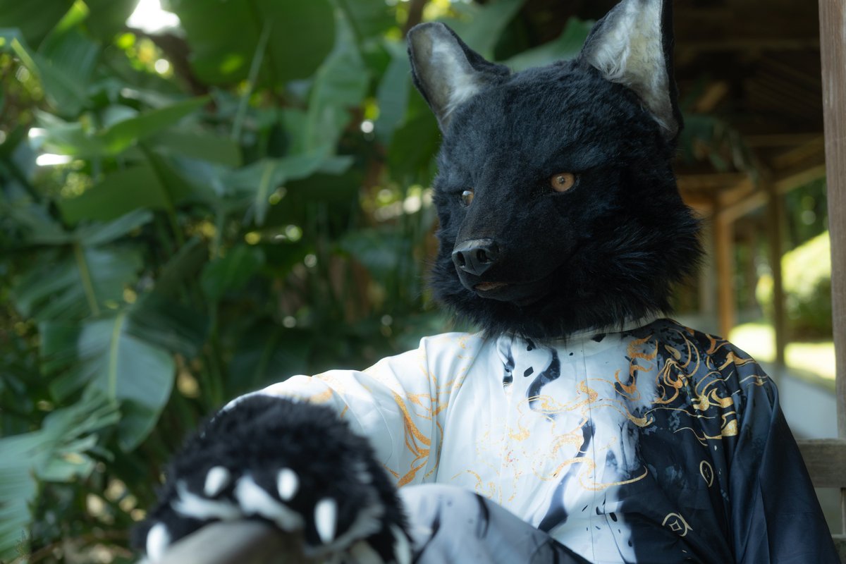 <無事> 仙草
起舞流觴宴，伊人笑甚歡。
百無聊賴事，獨坐守君還。

攝影：<a href="/Take82168451/">Hoshita Kesora 竹子 🐾Thaitail 2026</a>
#FursuitEveryday