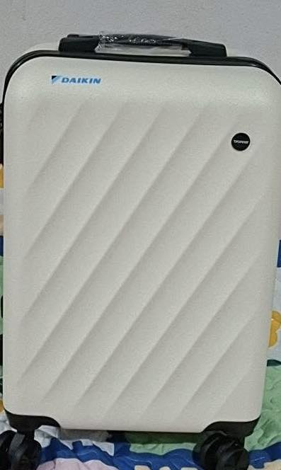 RedSkullxxx's tweet image. ยินดีด้วยคนับ😏 พนักงานไดกิ้นลั่นเดี๋ยวพอเงินโบนัสเข้าบัญชี คนนอกที่อิจฉาเราก็เงียบเองนั้นแหละ 

ล่าสุดบริษัทไดกิ้นแจกกระเป๋าเดินทางแก่พนักงาน พนักงานแห่โพส "ได้กระเป๋าใส่โบนัสแล้วจร้าาา พวกขี้อิจฉาหลบไป" รอผลการเจรจาครั้งที่11  วันที่ 4/12/68 #โบนัส68 #ประท้วงโบนัส