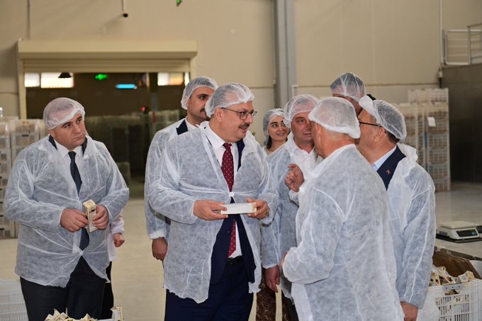 Vali Canbolat, Kahramanlar Gıda ve Tarım Ürünleri Tesisi’ni Ziyaret Etti