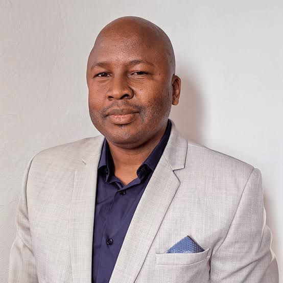 This is the guy who signed EMPD Chief Julius Mkhwanazi appointed Letter according to Dr Mashazi 

His name is Thokozani Maseko

Let's make him Trend 
#MadlangaCommission