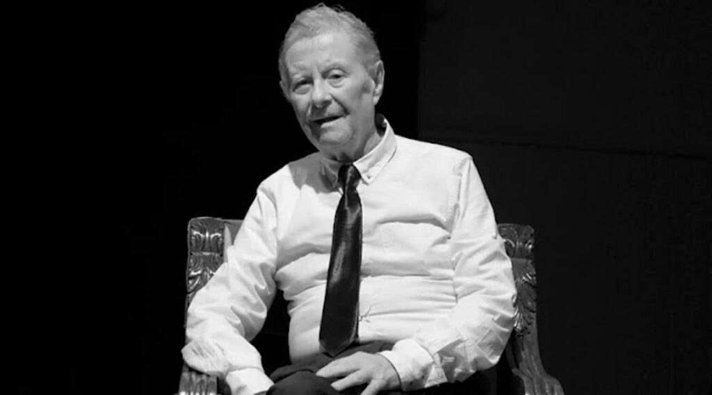 ⚫️Mor als 90 anys Carles Maicas, referent del teatre català

El dramaturg, actor i director va ser un dels fundadors del <a href="/grecfestivalbcn/">Grec Festival Bcn</a>.

👉 entreacte.cat/entrades/actua…