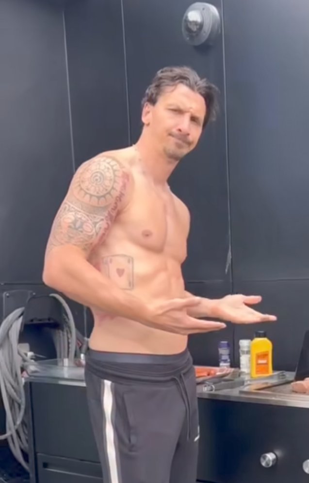 44 yaşında vücuda bak aw bizim 20liklerden iyi