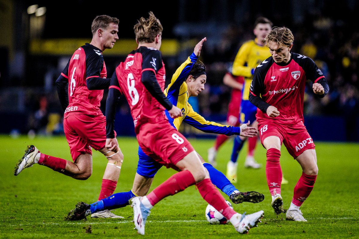 roberthendel's tweet photo. Mandagsbold … #sldk #biffcf https://t.co/069SyC7PSQ
