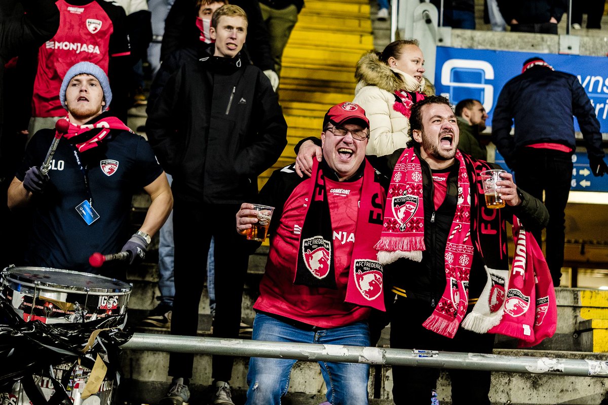 roberthendel's tweet photo. Mandagsbold … #sldk #biffcf https://t.co/069SyC7PSQ