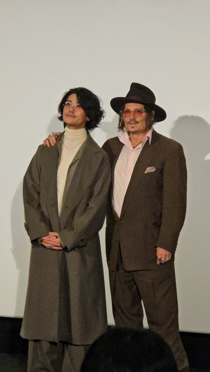 rkx_x's tweet photo. ジョニー・デップに会いに「モディリアーニ！」のジャパンプレミア来たら、サプライズゲストで赤西仁くんきてハイフンわい悲鳴をあげた。しぬて https://t.co/2jX2Z9w8Dh