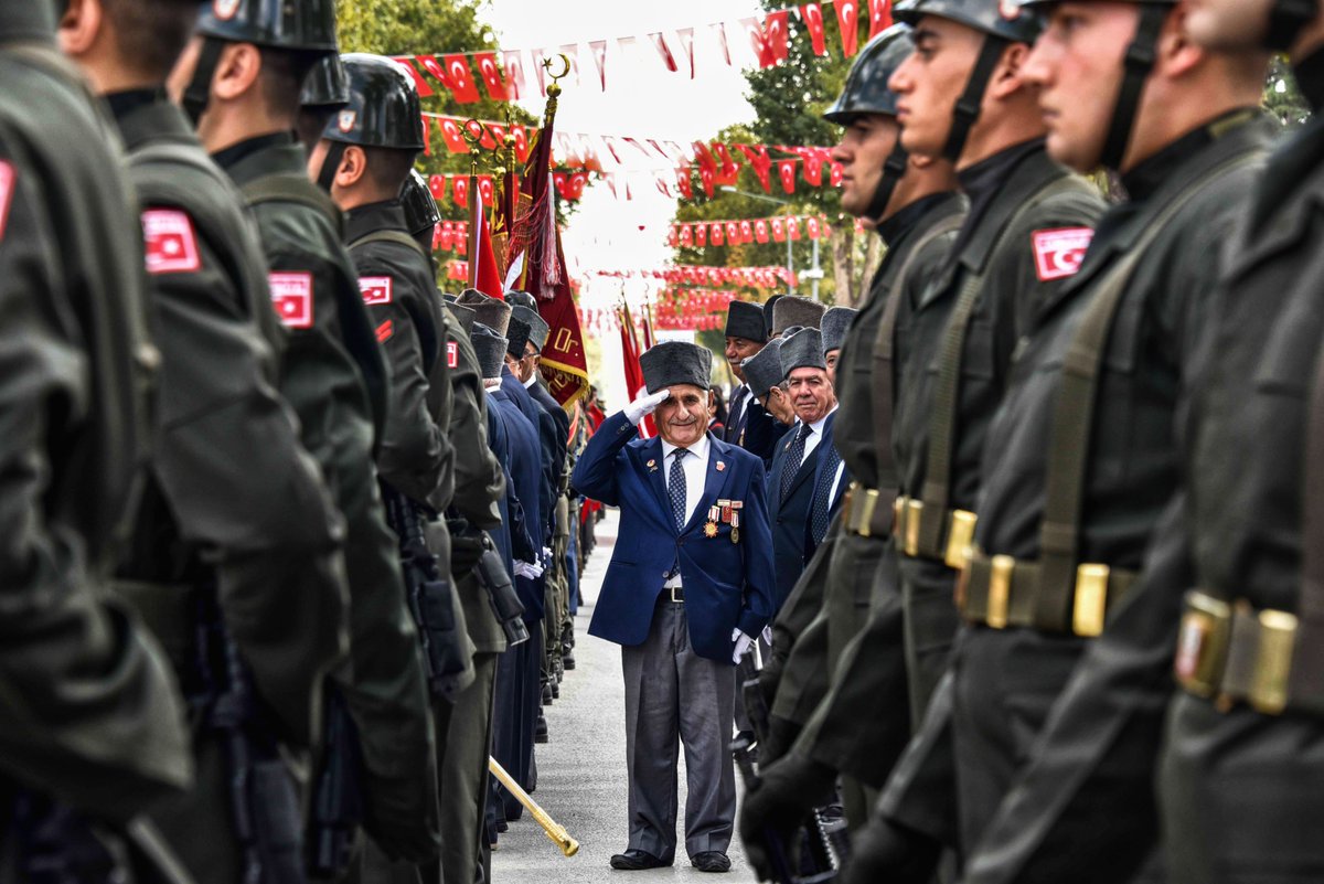 Gazi demek bir milletin gururlu ve güçlü duruşudur. 🇹🇷

#MillîSavunmaBakanlığı 
#GününFotoğrafı 📸