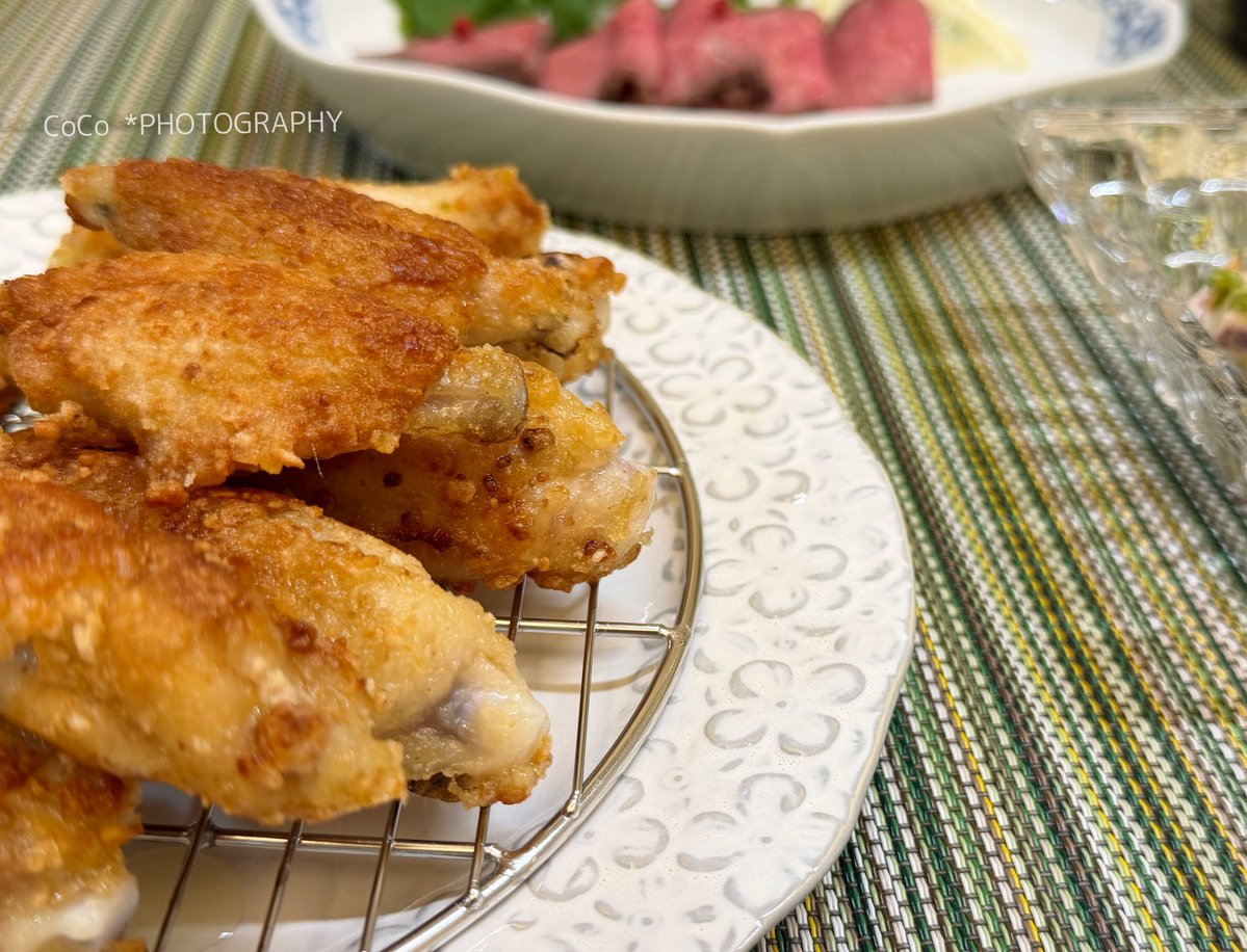 39coco39coco's tweet image. 今日もお手軽に“てばっちゃった”🤭
カリッと香ばしくて、これだけで幸せ。
はい、安定のいつものからあげ🫶🏻

#おうちごはん #coco日和 #手羽からあげ